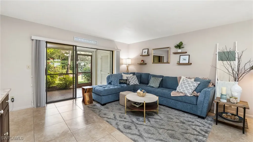 2904 Kings Lake Boulevard Naples FL 34112