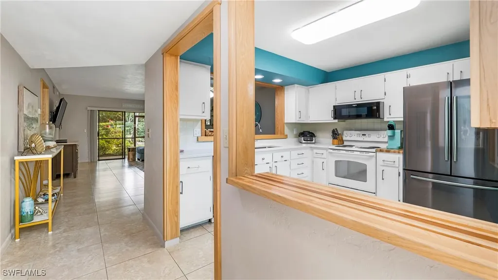 2904 Kings Lake Boulevard Naples FL 34112