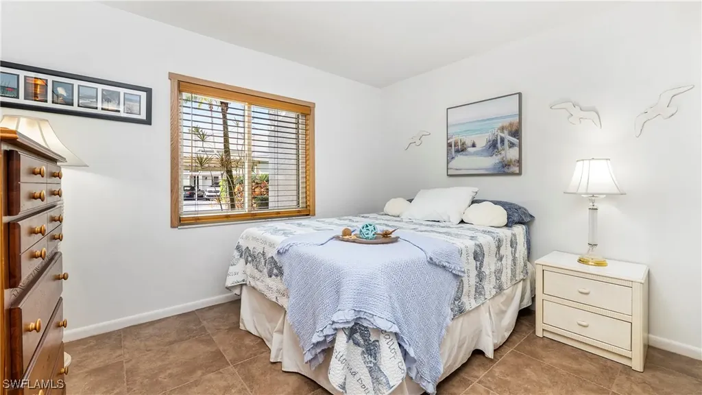 2904 Kings Lake Boulevard Naples FL 34112