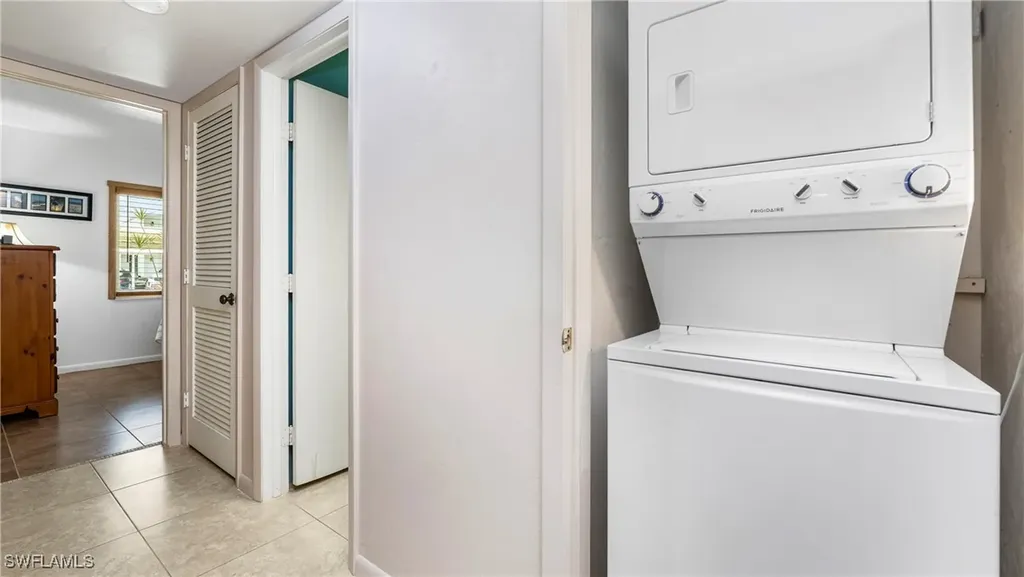 2904 Kings Lake Boulevard Naples FL 34112