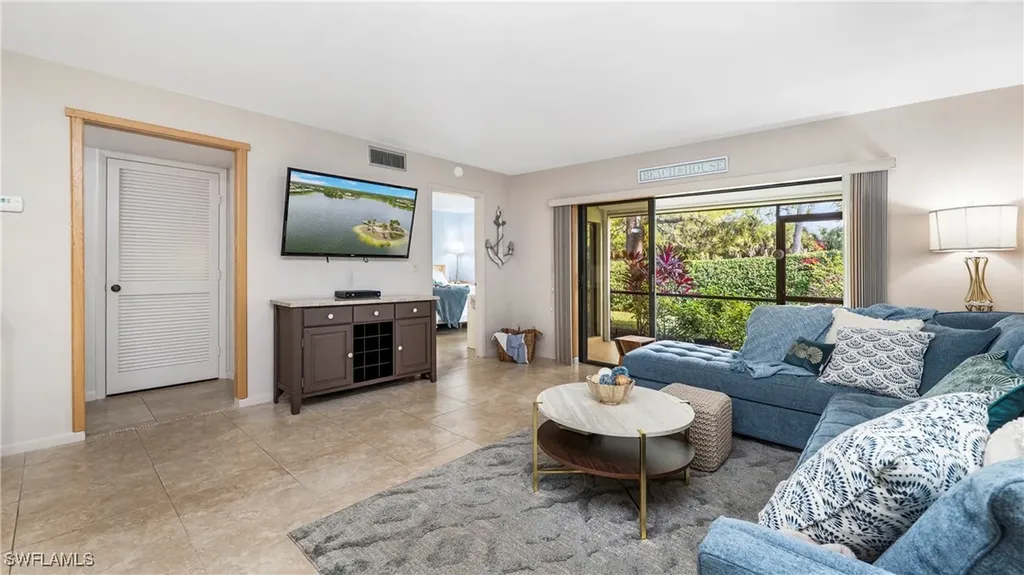 2904 Kings Lake Boulevard Naples FL 34112