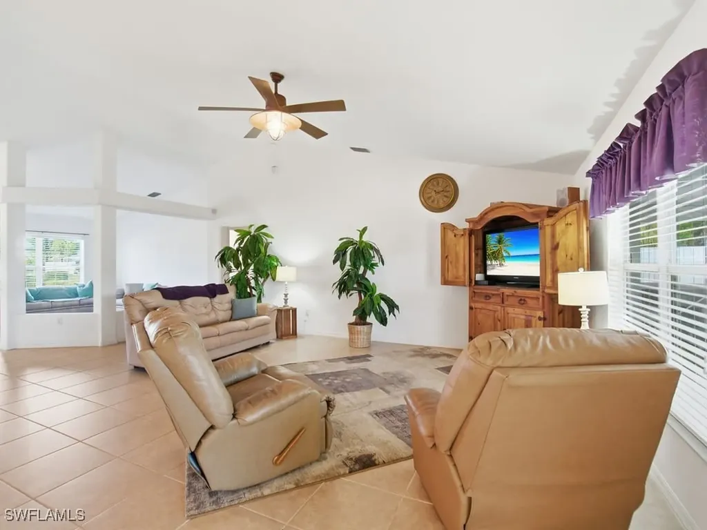 4121 SW 6th Avenue Cape Coral FL 33914