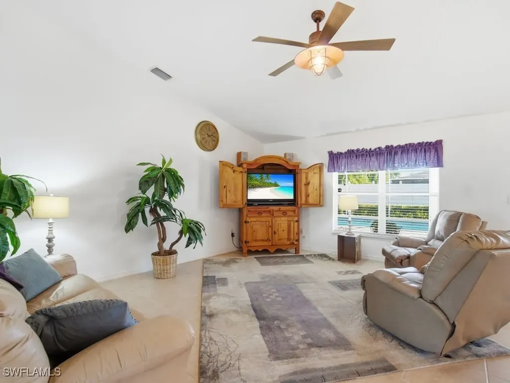 4121 SW 6th Avenue Cape Coral FL 33914