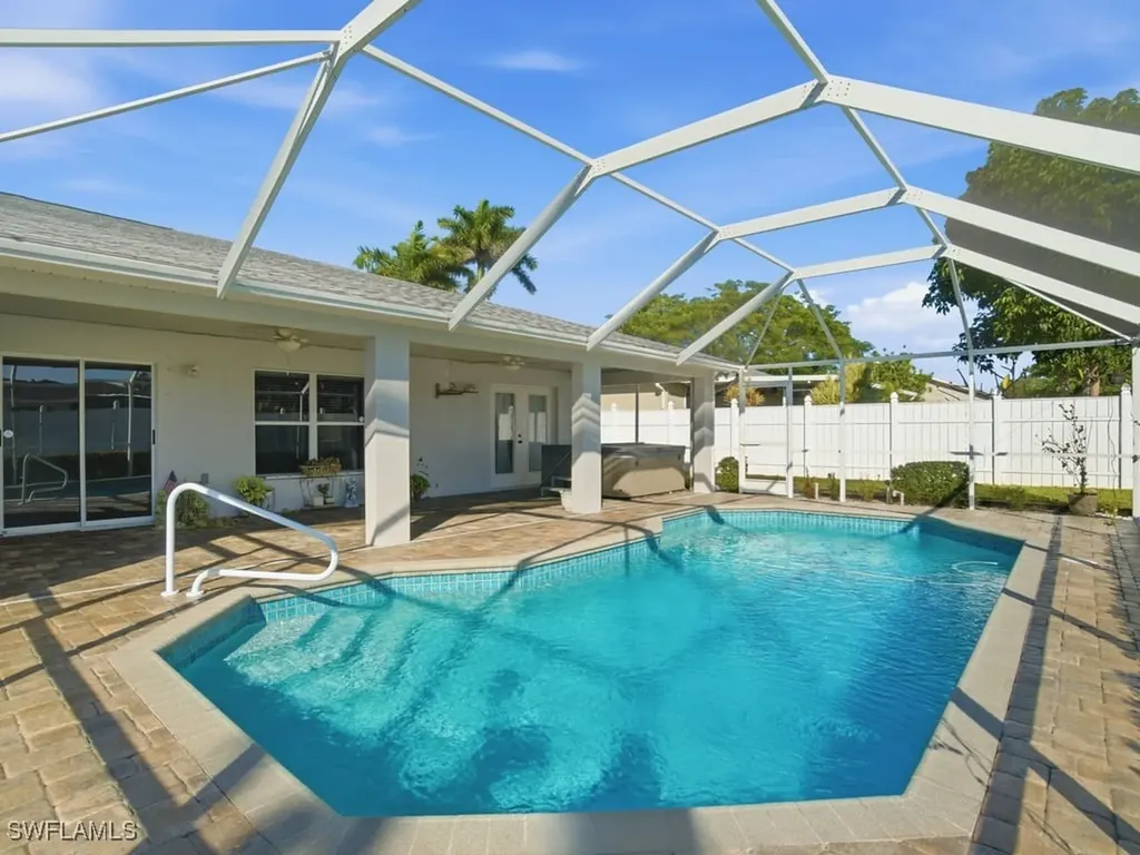 4121 SW 6th Avenue Cape Coral FL 33914