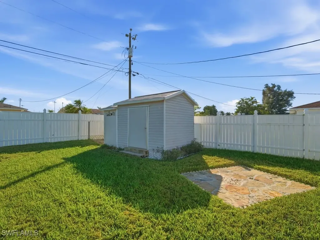 4121 SW 6th Avenue Cape Coral FL 33914