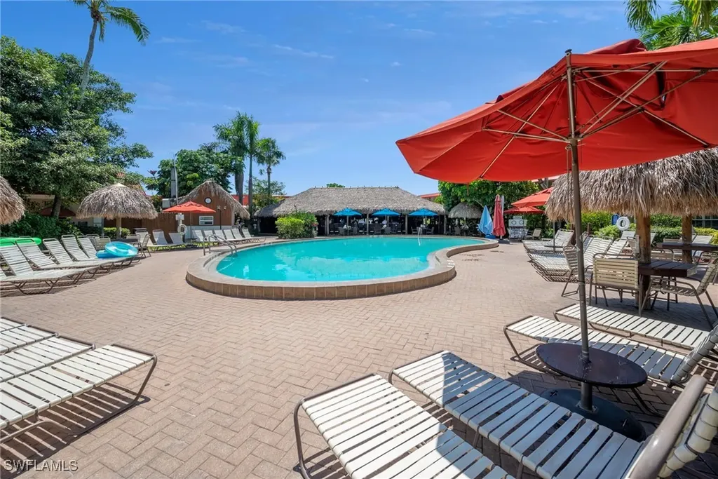 2555 Tamiami Trail N Naples FL 34103