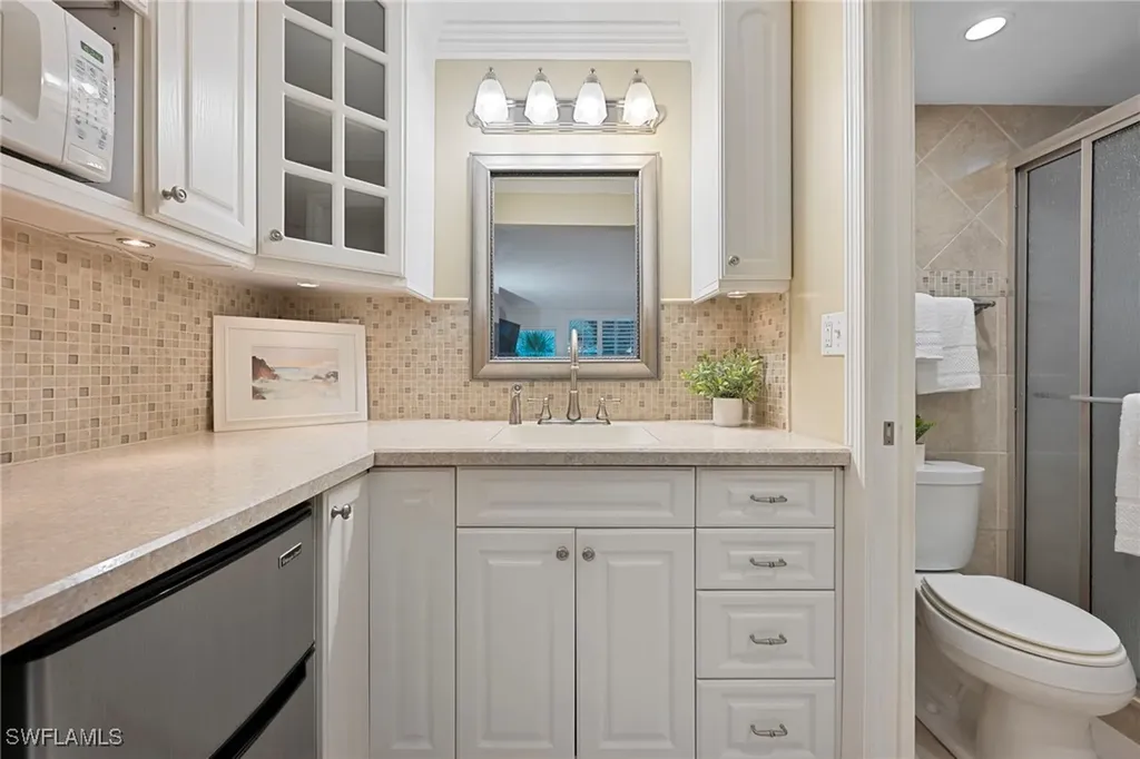 2555 Tamiami Trail N Naples FL 34103