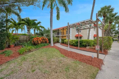 2555 Tamiami Trail N Naples FL 34103