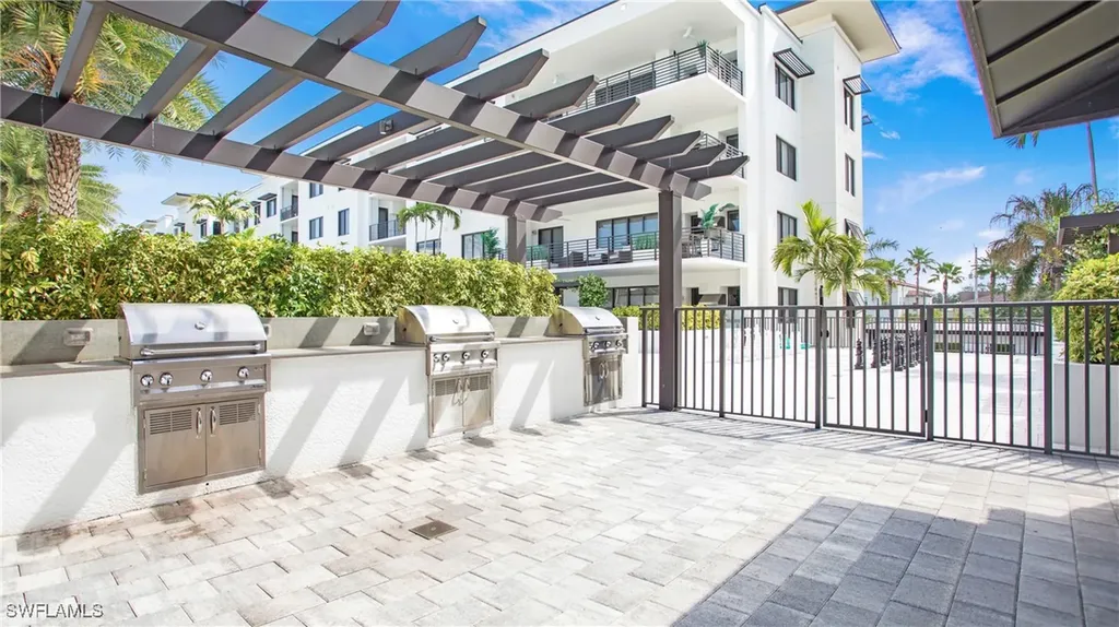 1111 Central Avenue Naples FL 34102