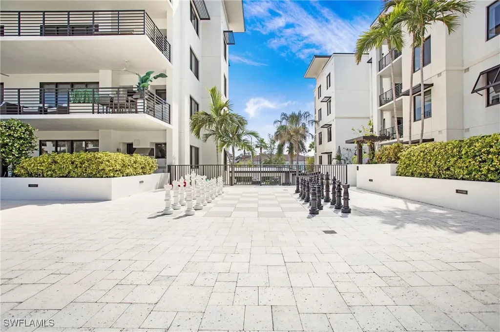 1111 Central Avenue Naples FL 34102