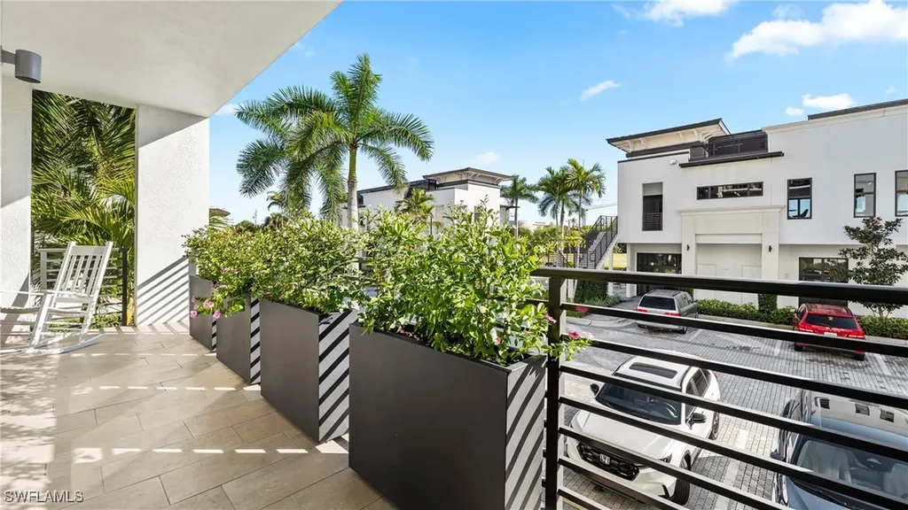 1111 Central Avenue Naples FL 34102
