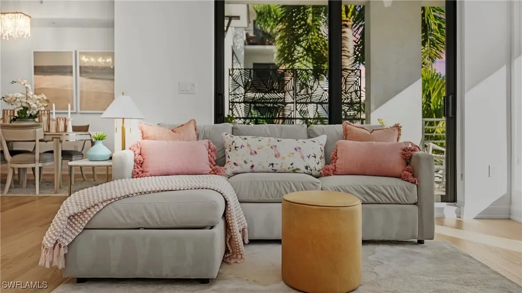 1111 Central Avenue Naples FL 34102