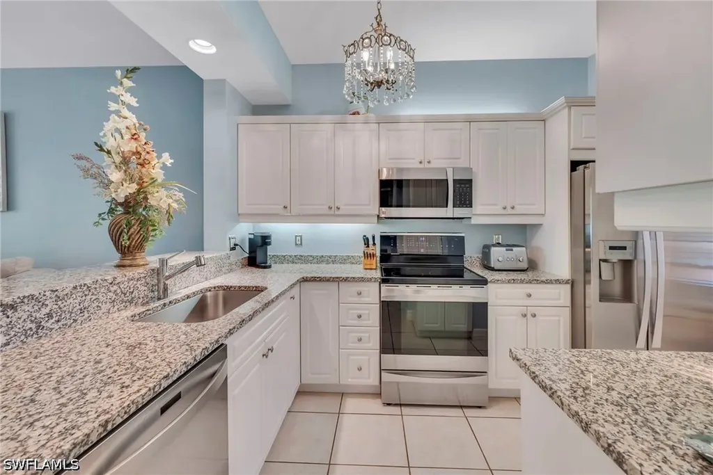 401 Bayfront Place Naples FL 34102
