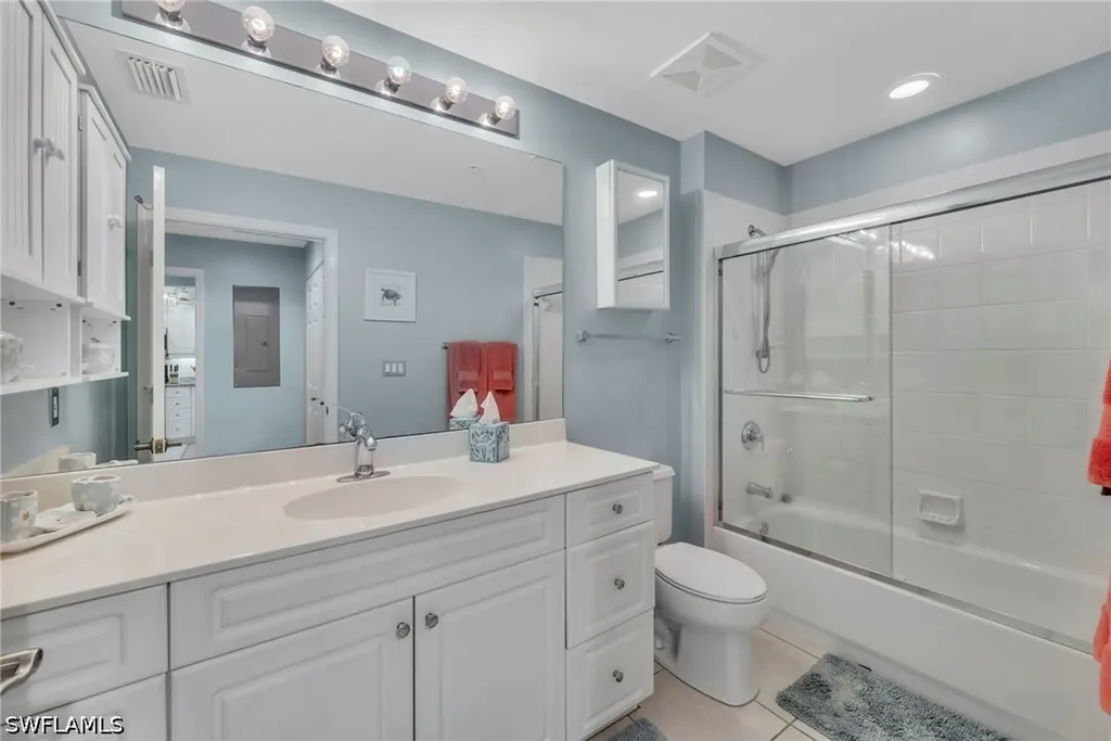 401 Bayfront Place Naples FL 34102