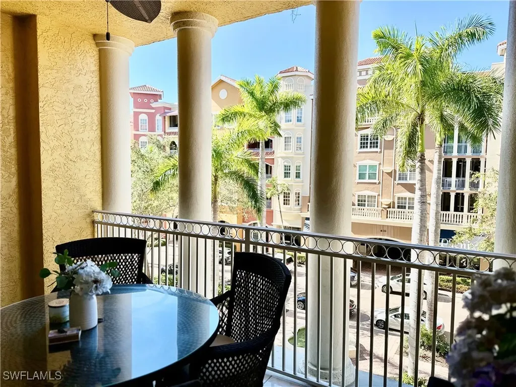 401 Bayfront Place Naples FL 34102