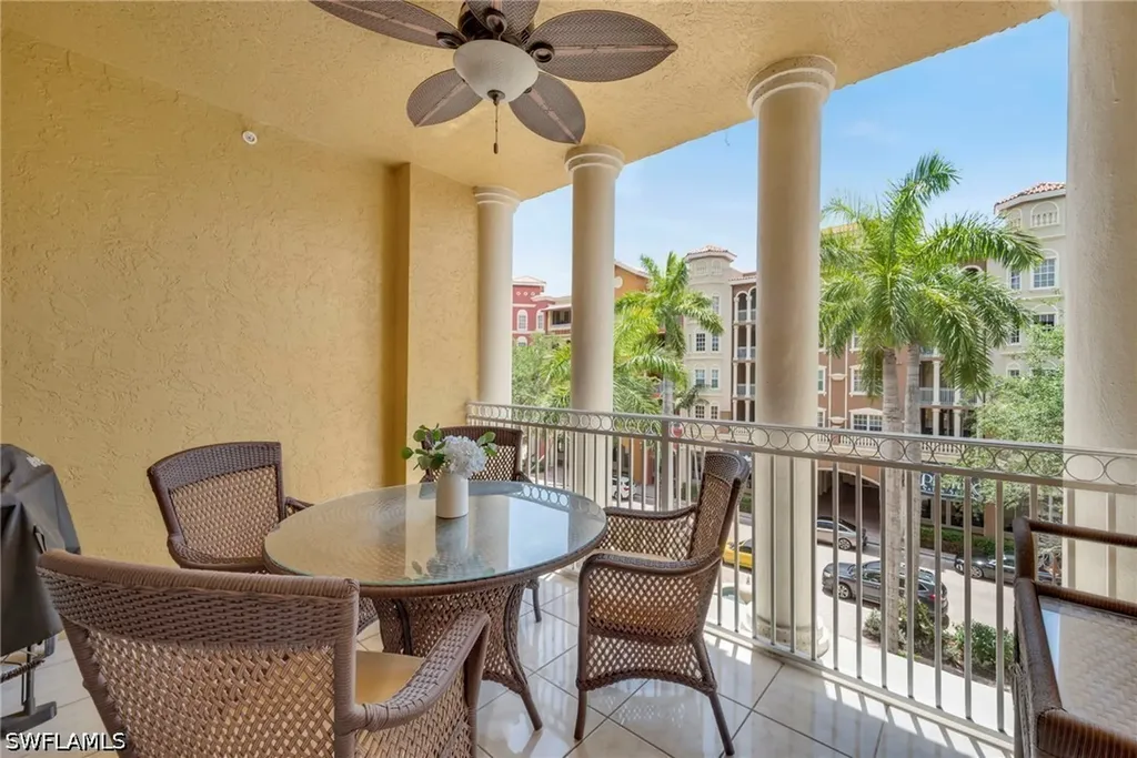 401 Bayfront Place Naples FL 34102