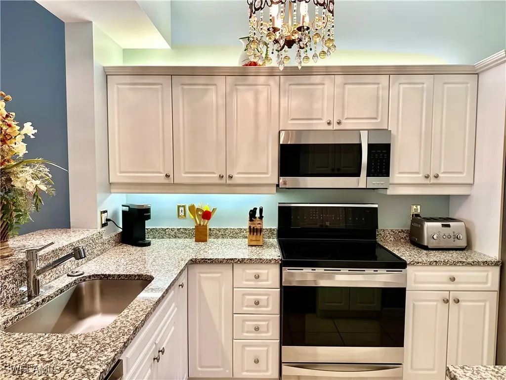 401 Bayfront Place Naples FL 34102