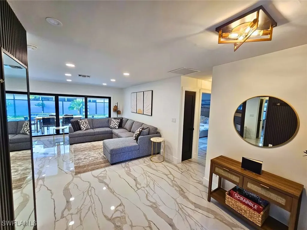 135 Tahiti Circle Naples FL 34113