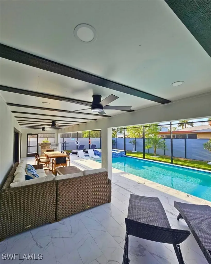 135 Tahiti Circle Naples FL 34113