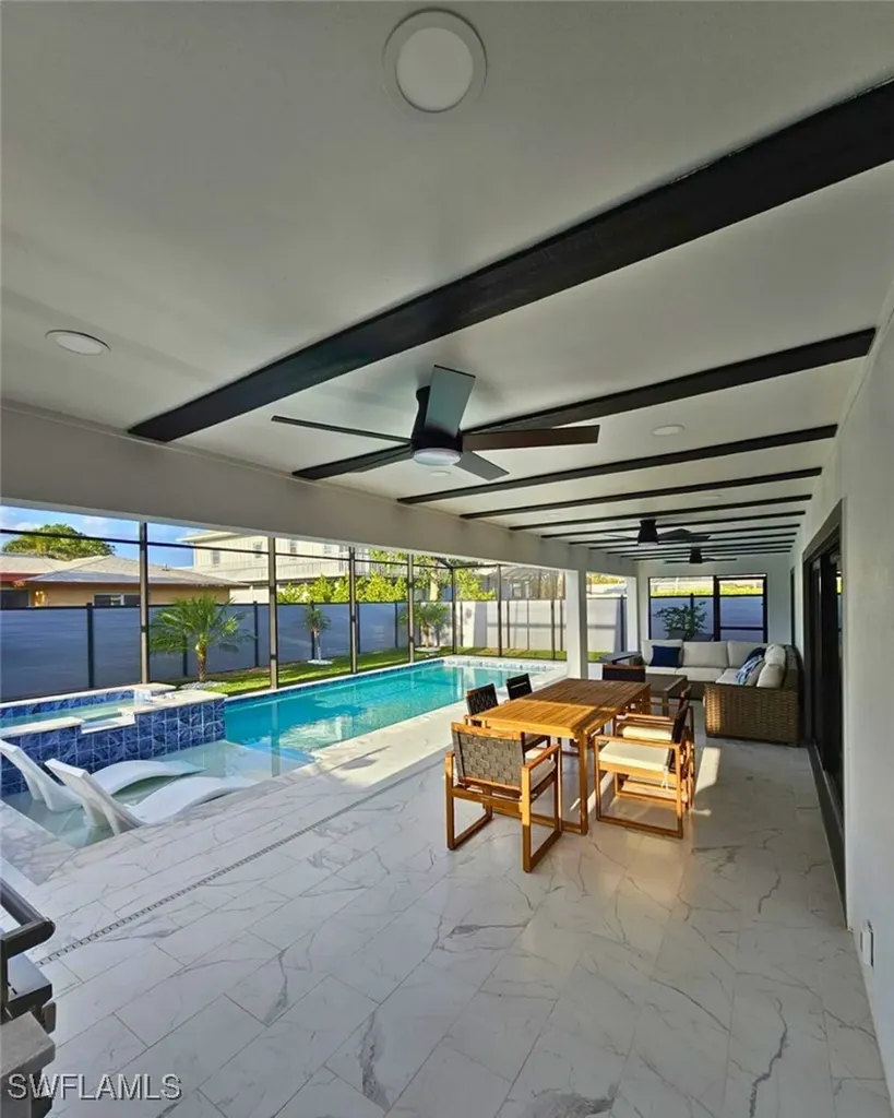 135 Tahiti Circle Naples FL 34113