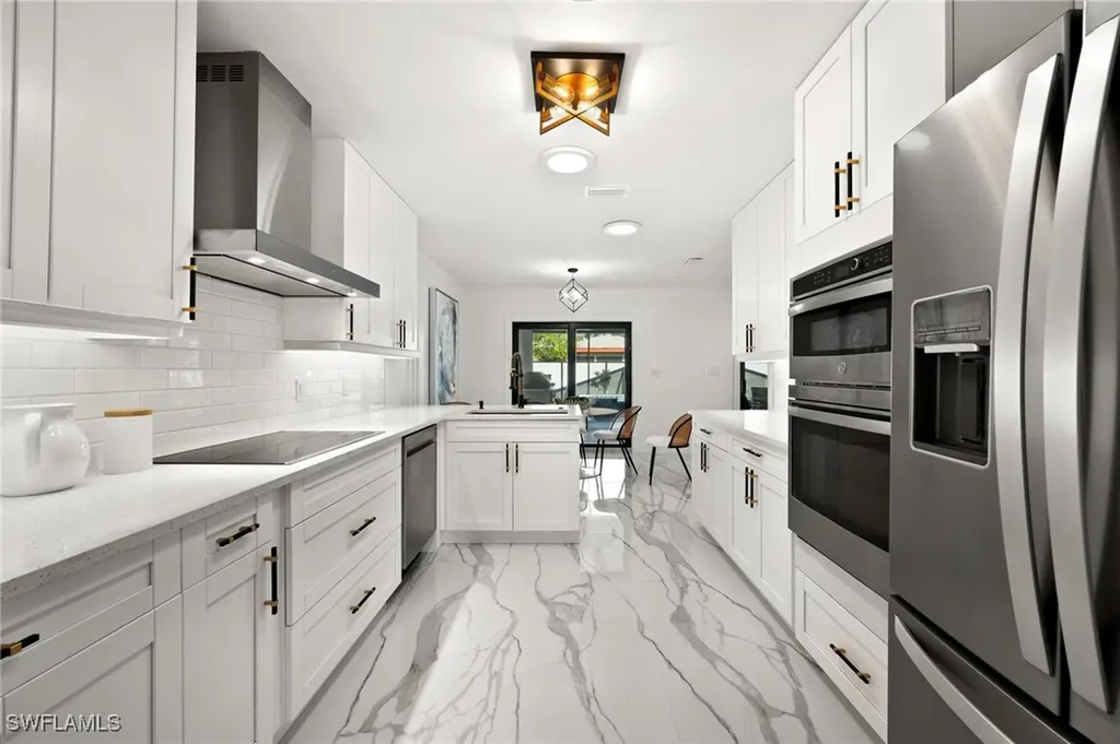 135 Tahiti Circle Naples FL 34113