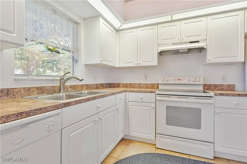 1214 NE 14th Place Cape Coral FL 33909