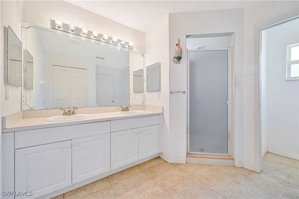 1214 NE 14th Place Cape Coral FL 33909