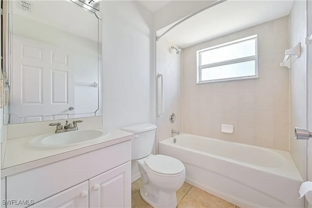 1214 NE 14th Place Cape Coral FL 33909