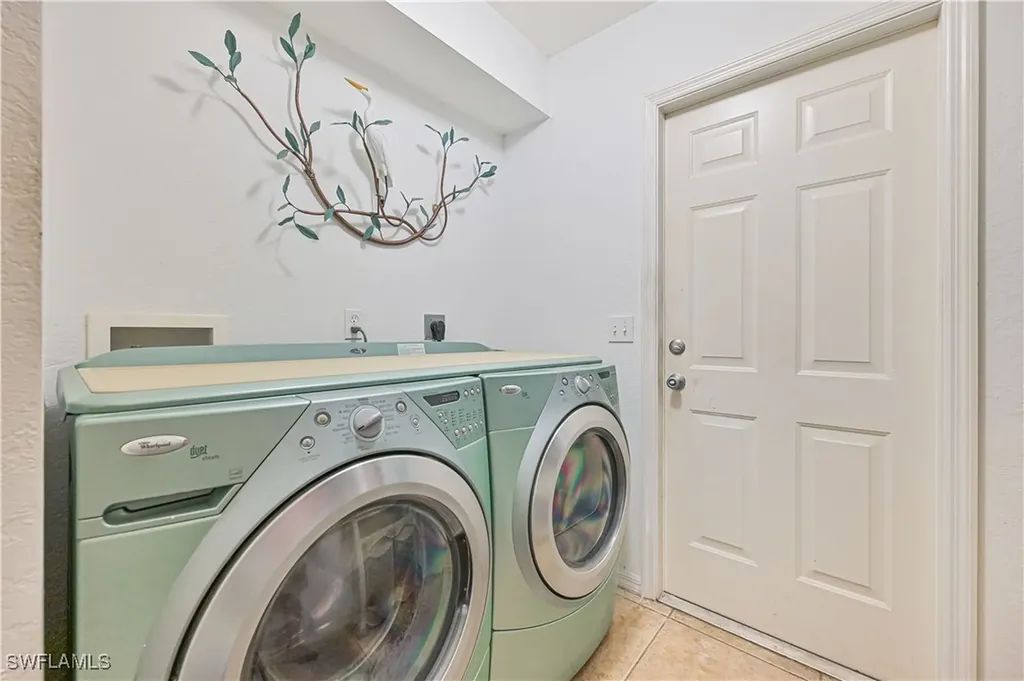 1214 NE 14th Place Cape Coral FL 33909