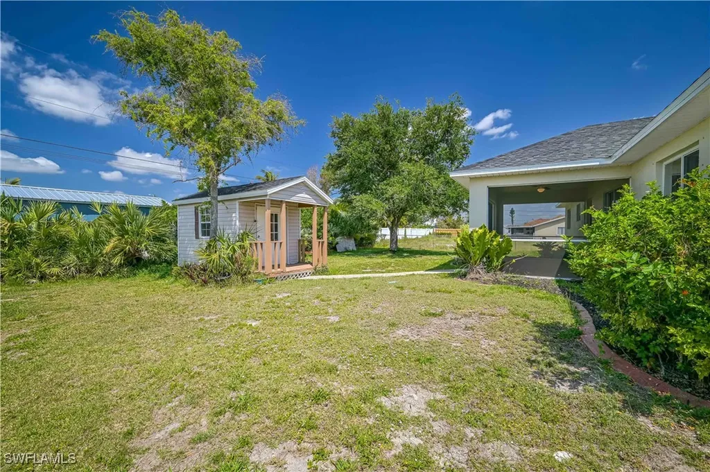 1214 NE 14th Place Cape Coral FL 33909