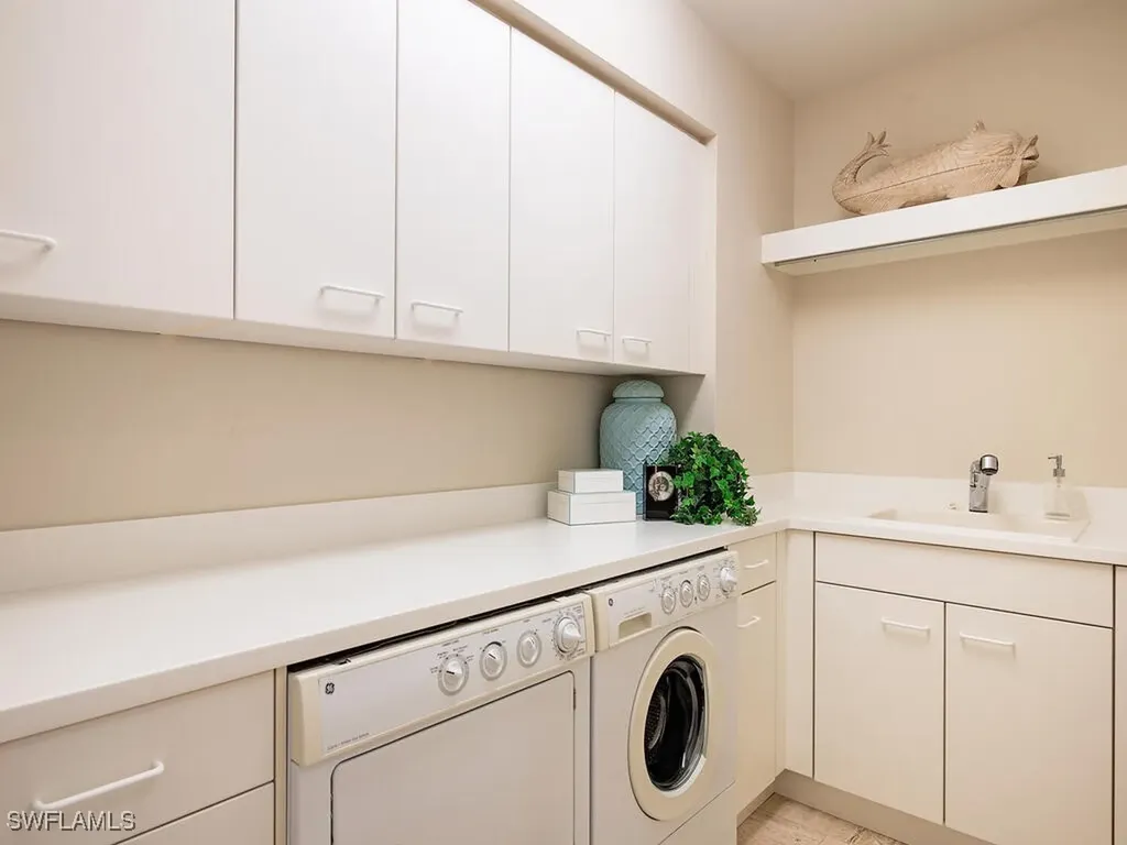 5051 Pelican Colony Boulevard Bonita Springs FL 34134-6903