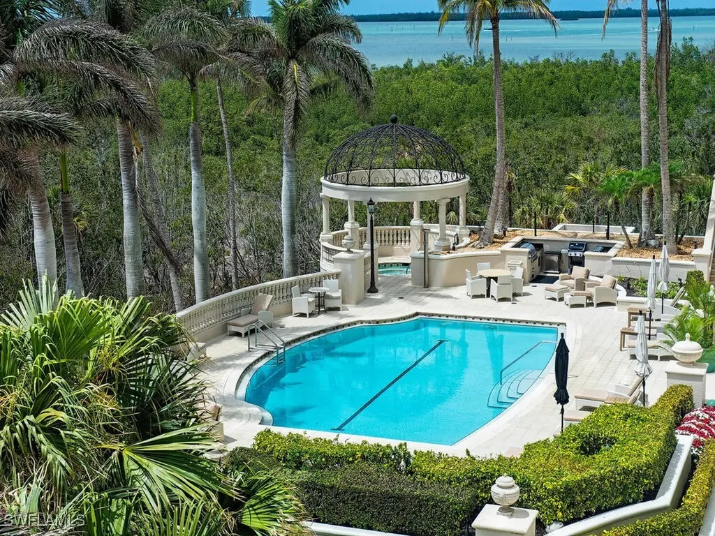 5051 Pelican Colony Boulevard Bonita Springs FL 34134-6903