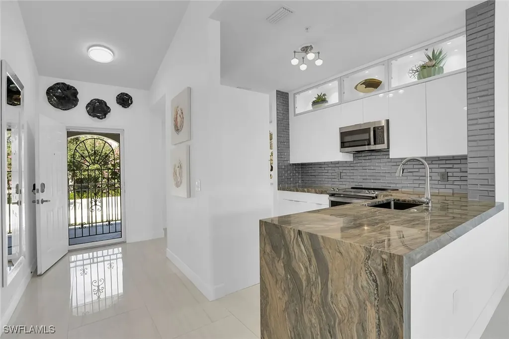 2350 Carrington Court Naples FL 34109