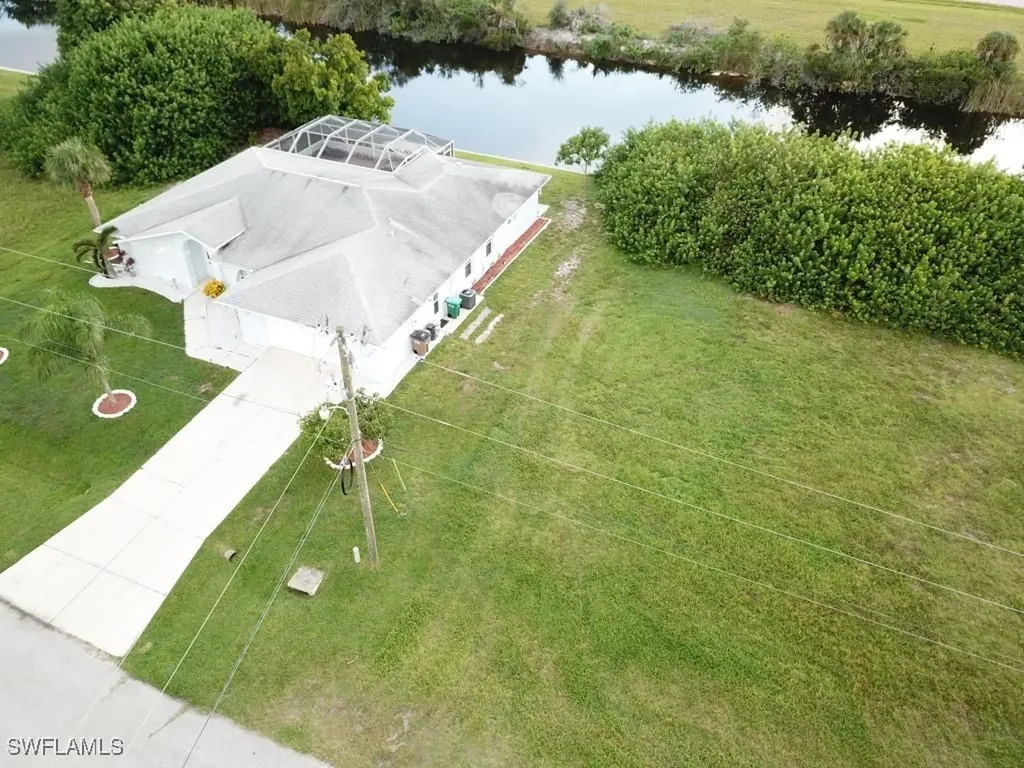 300 NW 29th Place Cape Coral FL 33993