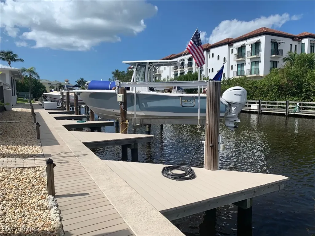 1425 Curlew Avenue Naples FL 34102