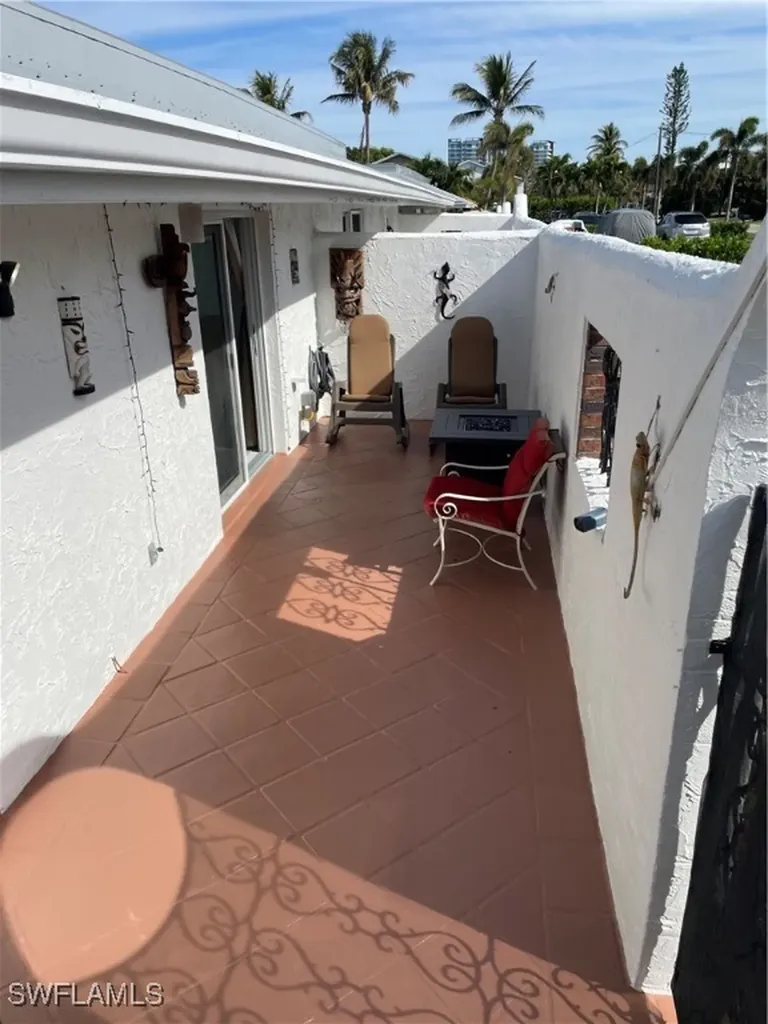 1425 Curlew Avenue Naples FL 34102