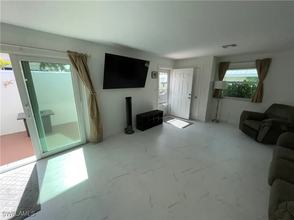 1425 Curlew Avenue Naples FL 34102