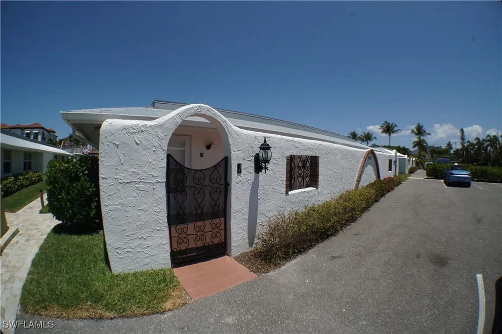 1425 Curlew Avenue Naples FL 34102