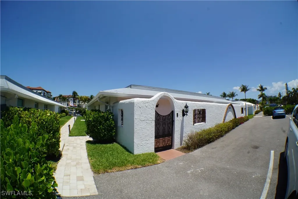 1425 Curlew Avenue Naples FL 34102