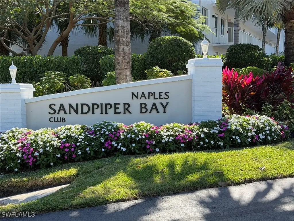 3032 Sandpiper Bay Circle Naples FL 34112