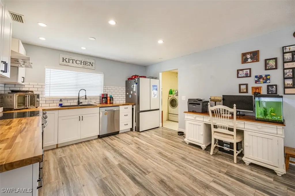3660 47th Avenue NE Naples FL 34120