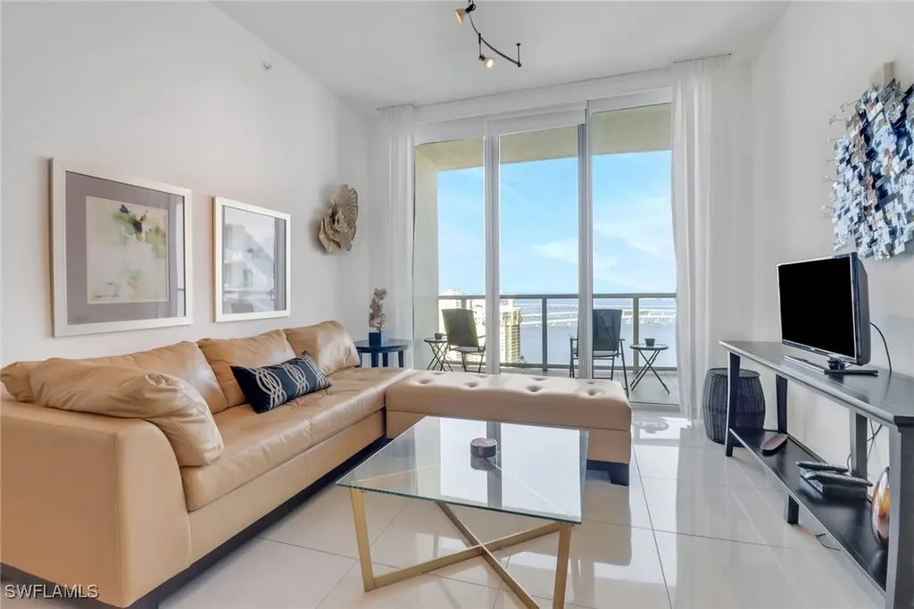 3000 Oasis Grand Boulevard Fort Myers FL 33916