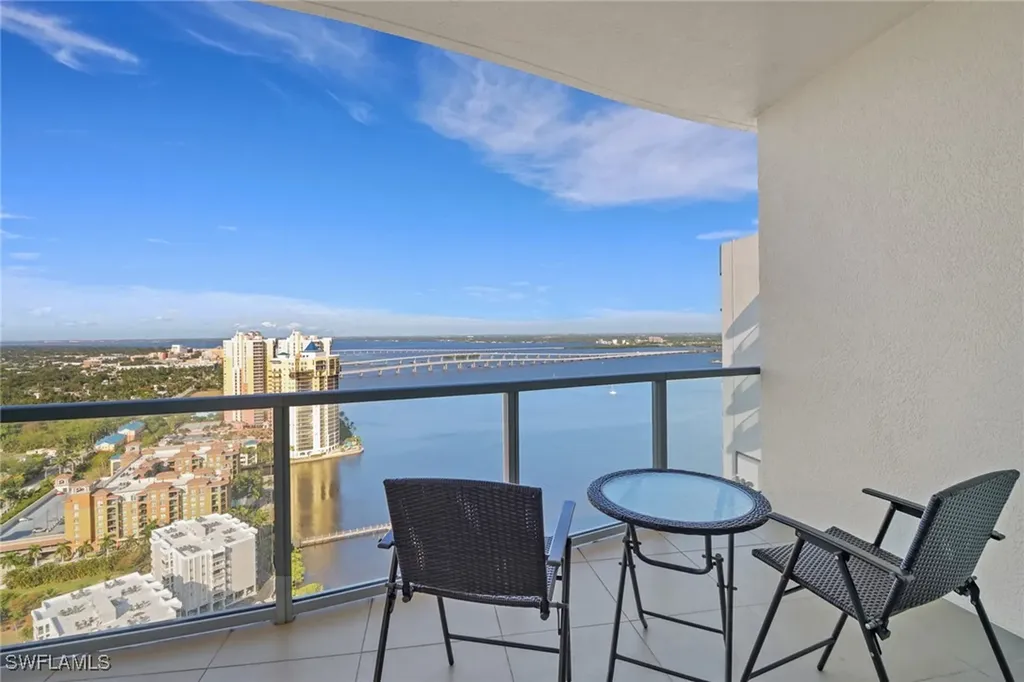 3000 Oasis Grand Boulevard Fort Myers FL 33916