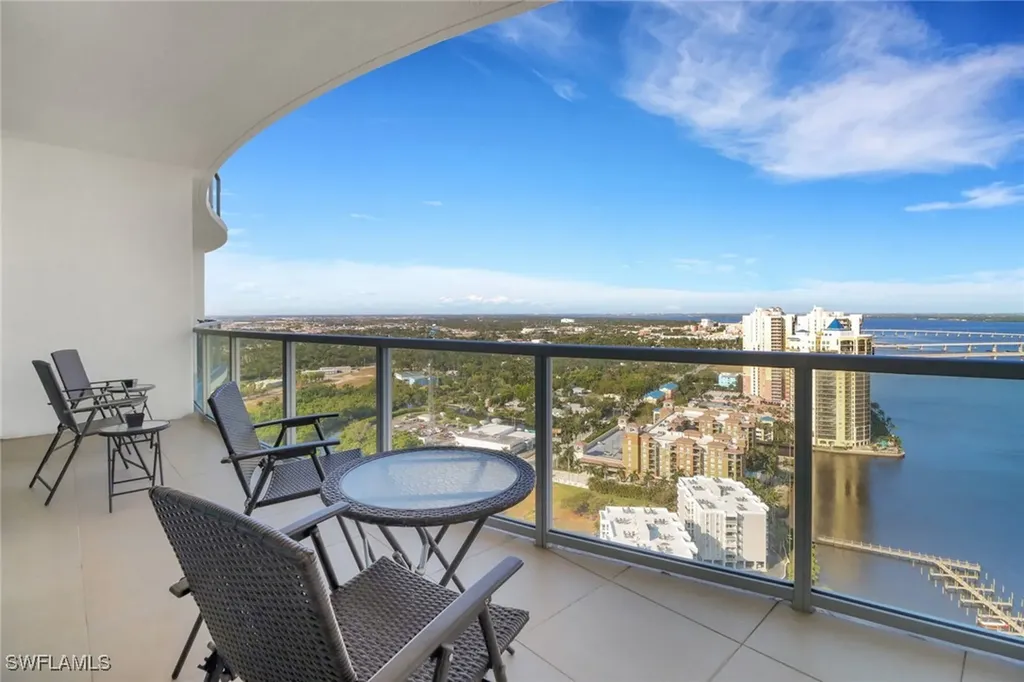 3000 Oasis Grand Boulevard Fort Myers FL 33916