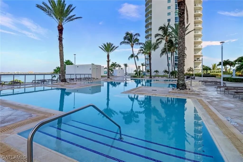 3000 Oasis Grand Boulevard Fort Myers FL 33916