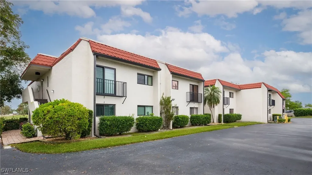 4728 Orange Grove Boulevard North Fort Myers FL 33903