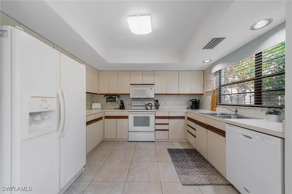 878 Meadowland Drive Naples FL 34108