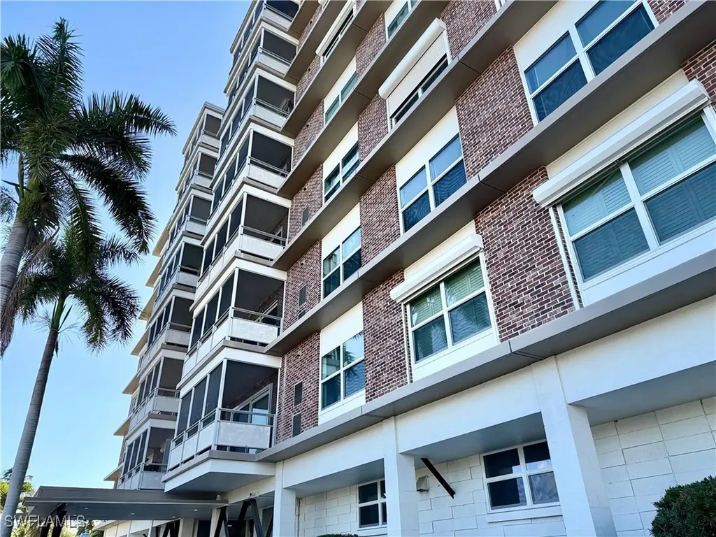 2350 W 1st Street Fort Myers FL 33901