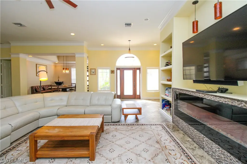 627 Soliel Drive Naples FL 34110