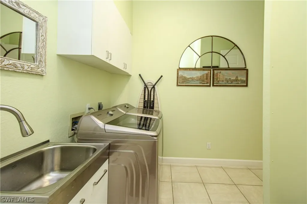 627 Soliel Drive Naples FL 34110